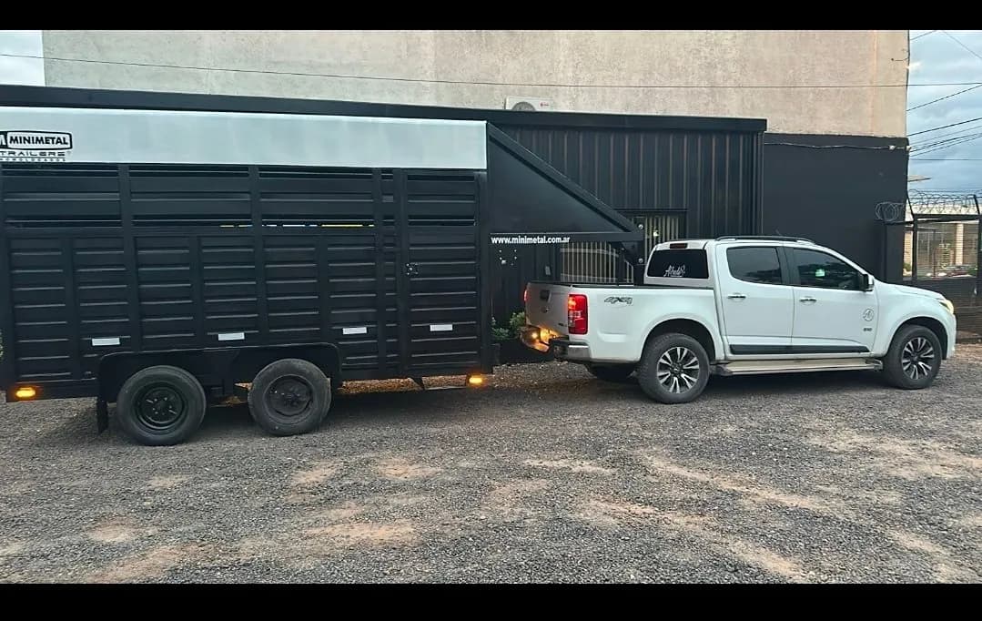Camioneta — Palacio franco - Imagen 1